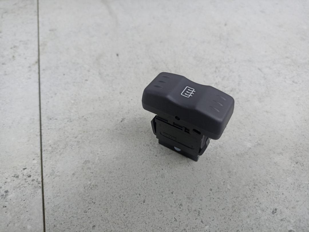 кнопка обогрева заднего стекла Renault Logan 1 поколение 2007, 8200399387 - фото №1