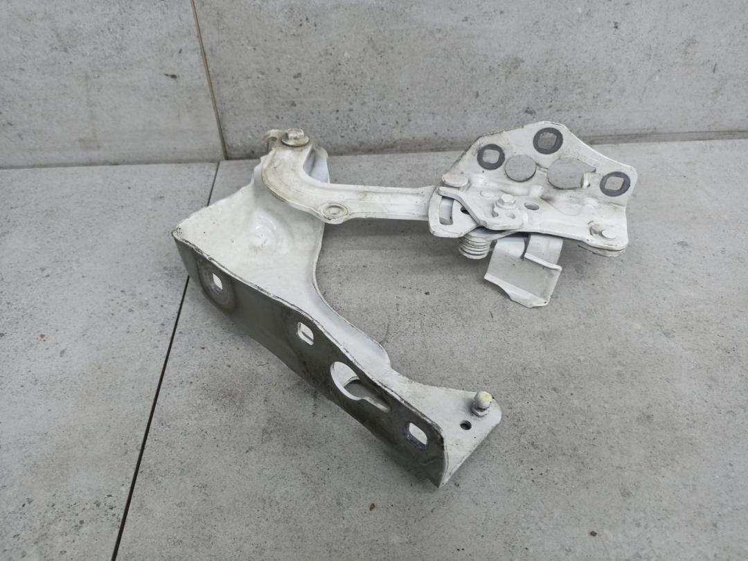 петля капота левая Mercedes-Benz GLC Coupe C253 2018, A2538800128 - фото №1