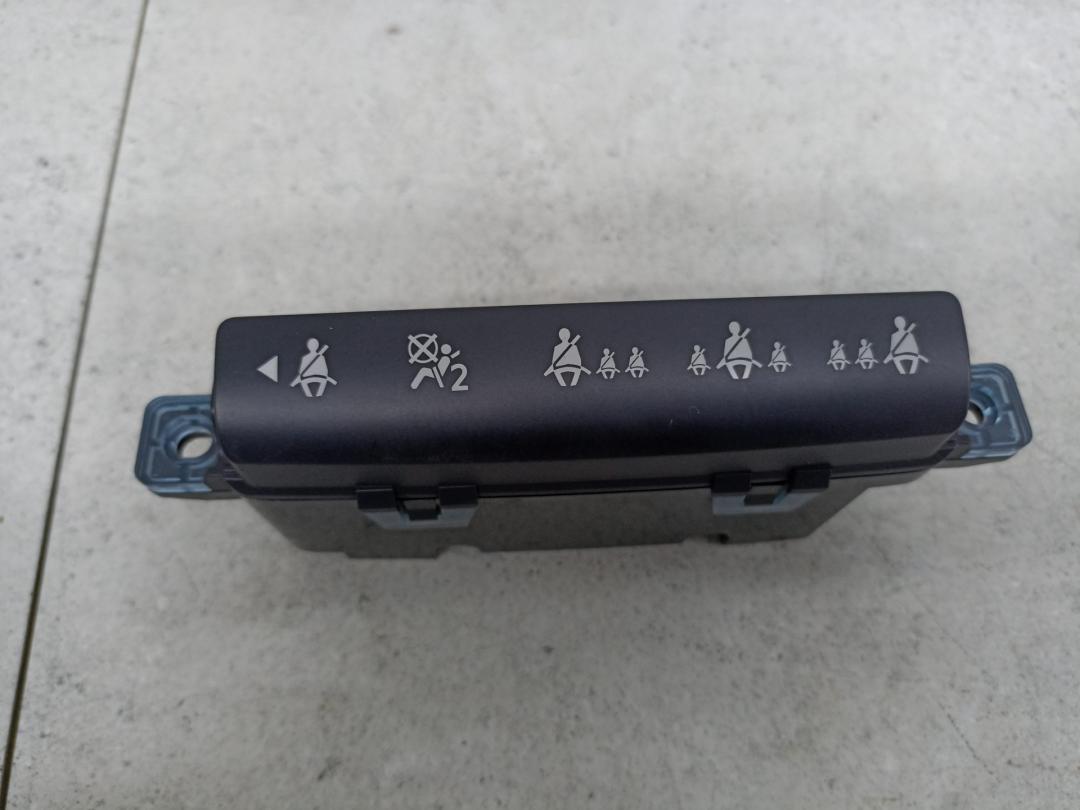 индикатор подушки безопасности Nissan Qashqai 1 поколение 2008, 68260JD03A - фото №1