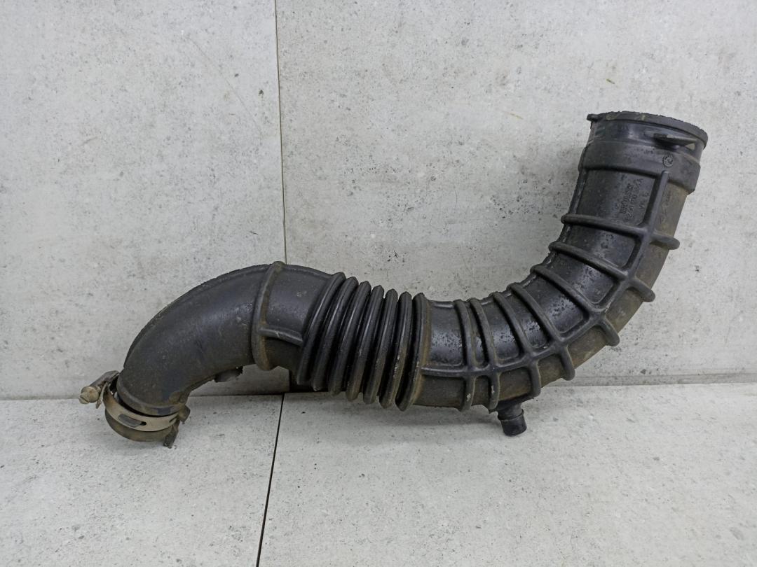 патрубок воздушного фильтра Nissan Qashqai 1 поколение 2008, 1.5 л., 8200500384 - фото №1