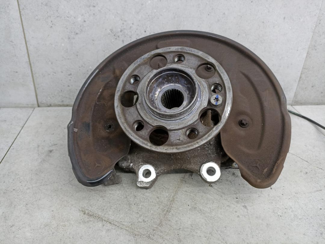 кулак задний правый Mercedes-Benz GLC Coupe C253 2018, A2133572600 - фото №1