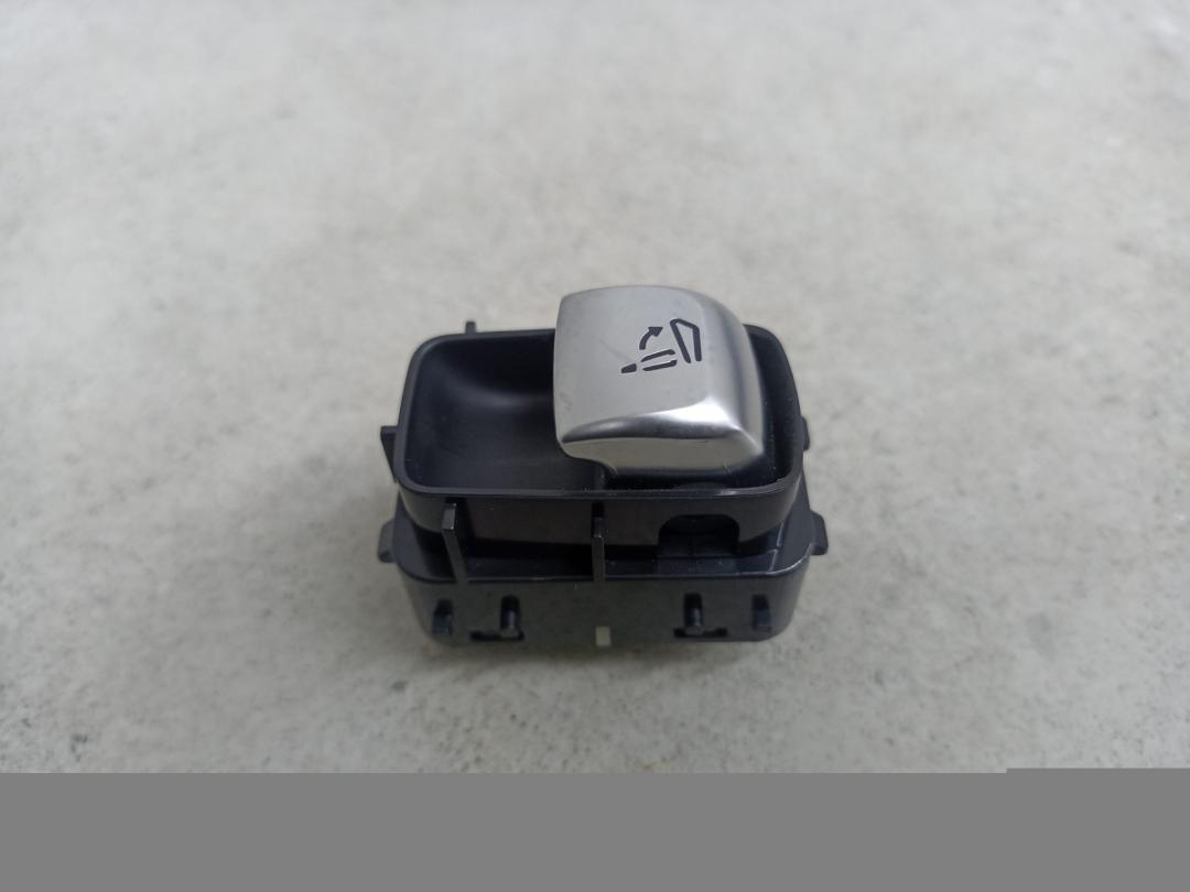 ручка ( кнопка ) складывания сиденья Mercedes-Benz GLC Coupe C253 2018, 2.1 л., OM 651.921, дизель, A2059056611 - фото №1