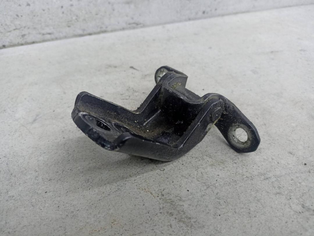 петля двери Nissan Qashqai 1 поколение 2008, 82401AV630 - фото №1