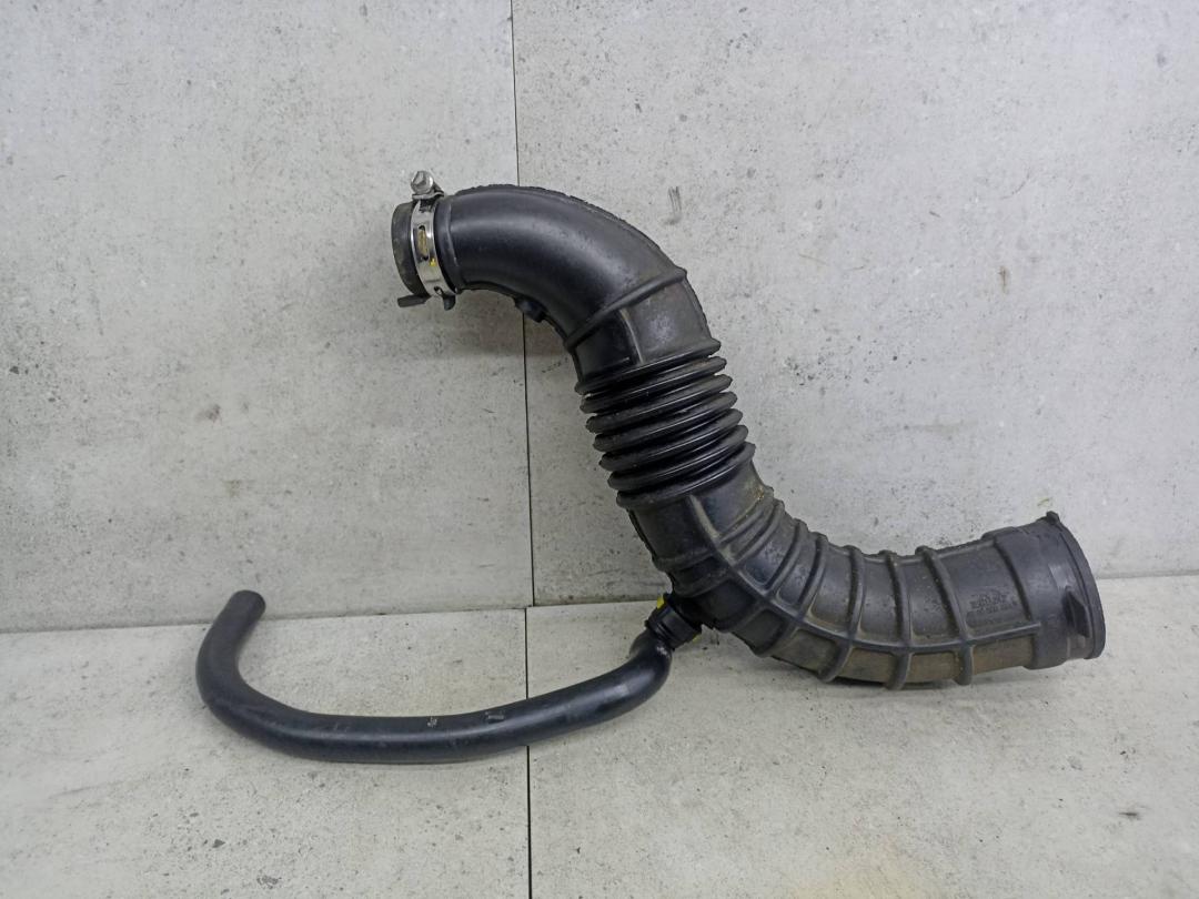 патрубок воздушного фильтра Nissan Qashqai 1 поколение 2008, 1.5 л., 8200500384 - фото №1