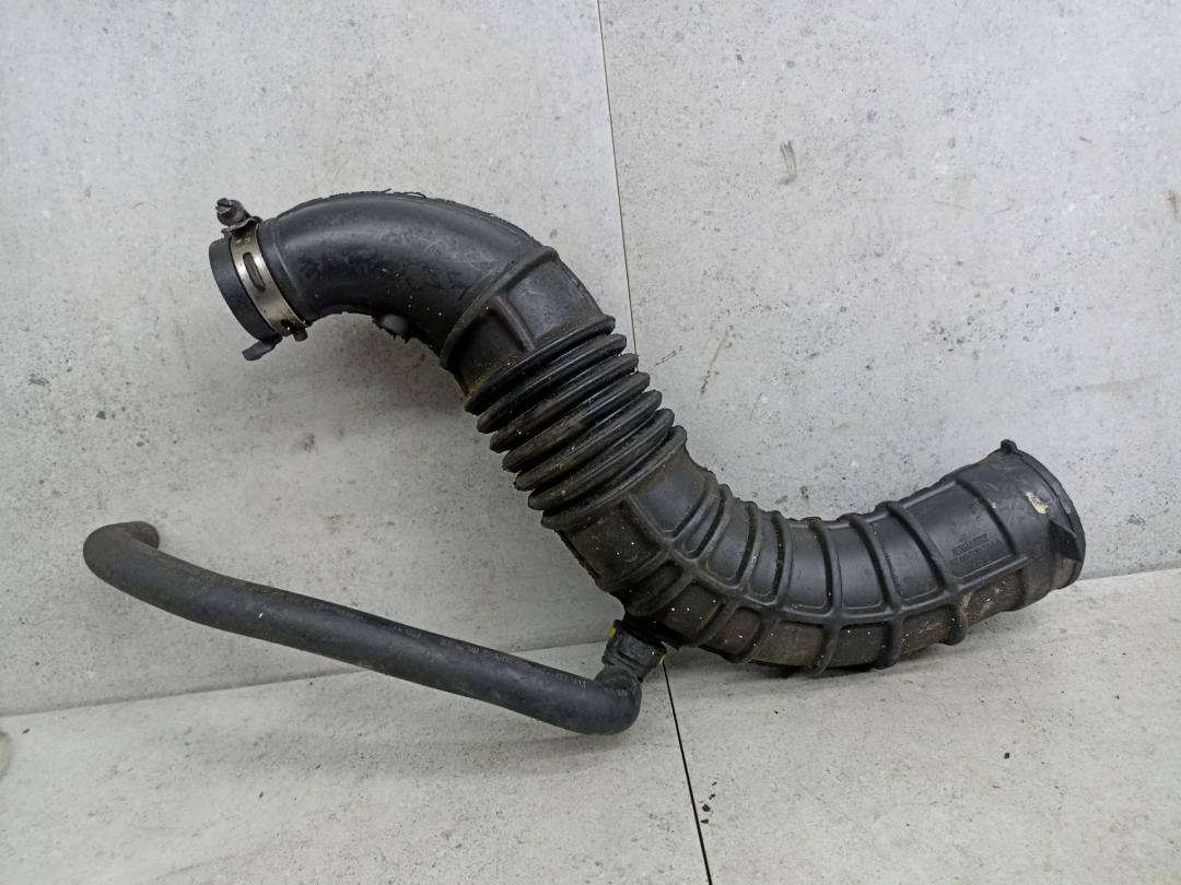 патрубок воздушного фильтра Nissan Qashqai 1 поколение 2008, 1.5 л., 8200500384 - фото №1