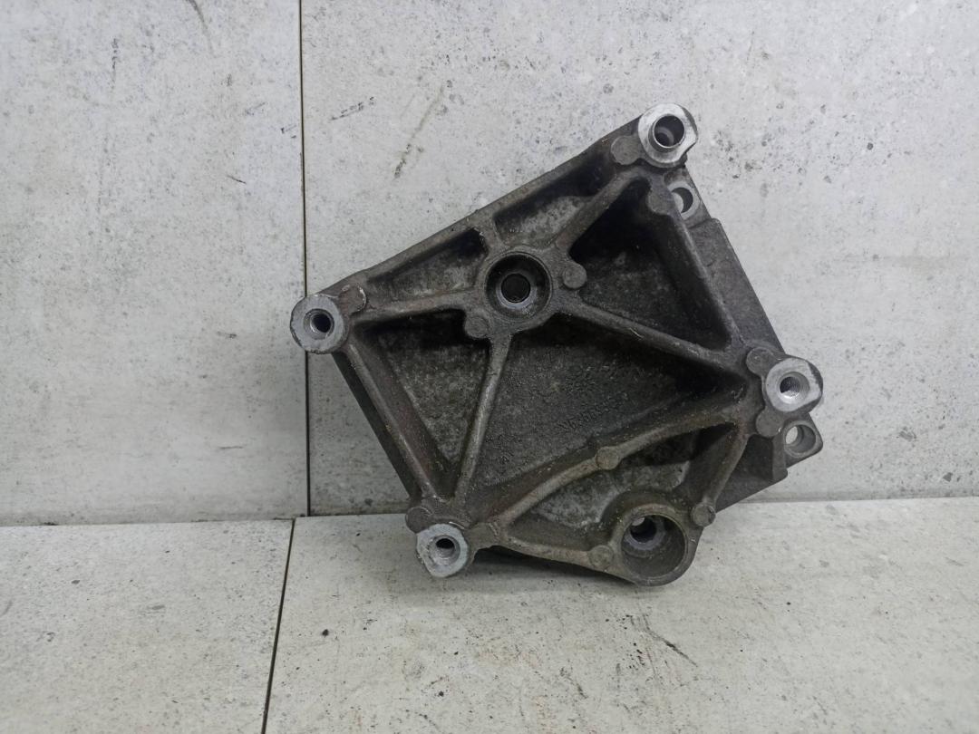 кронштейн компрессора кондиционера Peugeot 307 1 поколение 2004, 9636693680 - фото №1