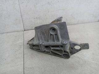 кронштейн двигателя Nissan Note E11 (2005 - 2009), 8200408663