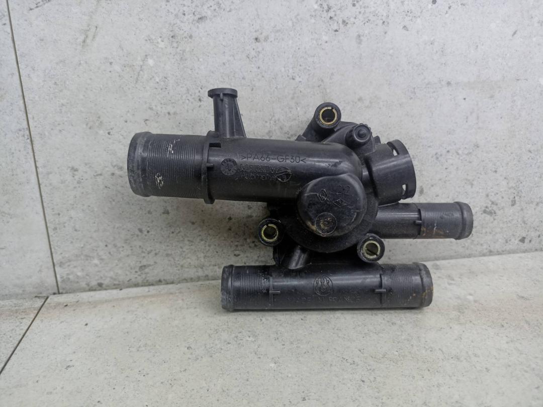 корпус термостата Renault Scenic 2 поколение 2004, 1.9 л., 8200112054 - фото №1