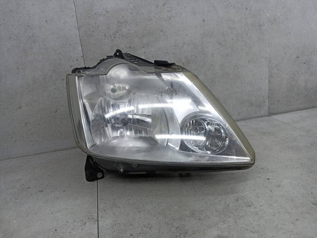 фара правая Renault Modus 1 поколение 2006, 8200652044 - фото №1