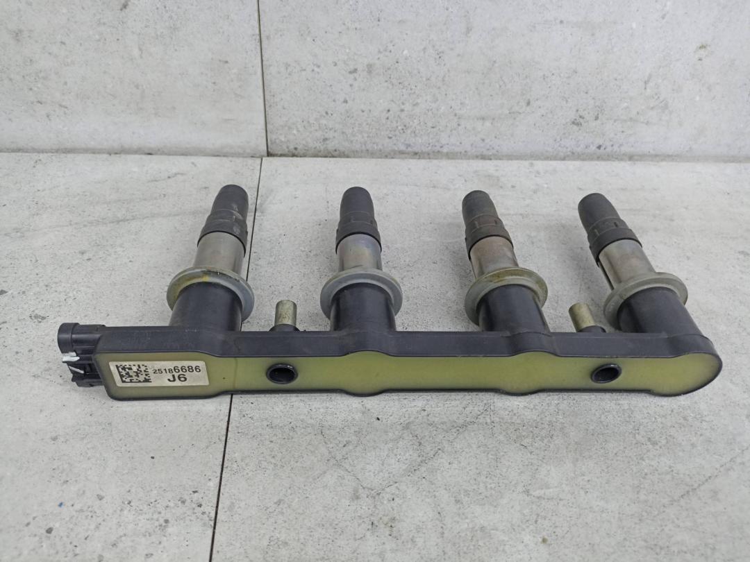 катушка зажигания Chevrolet Cruze 1 поколение 2011, 25186686 - фото №1