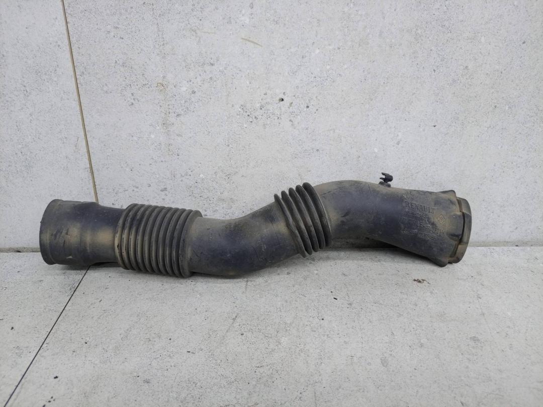 патрубок воздушного фильтра Renault Duster 1 поколение 2013, 165555736R - фото №1