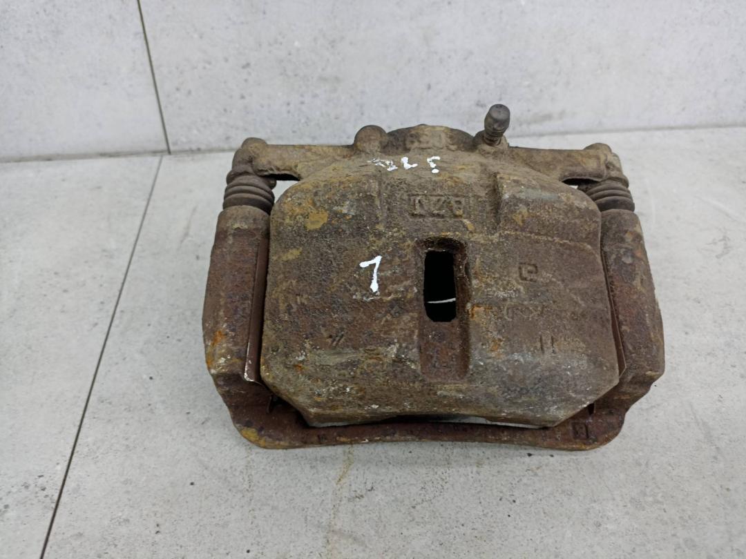 суппорт передний левый Nissan Qashqai 1 поколение 2009, 41011JD00A - фото №1