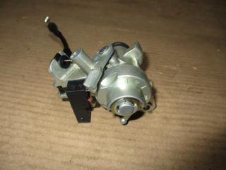 личинка дверного замка Audi A6 4F/C6 2006, 3.2 л., FSI, AUK, бензин, АКПП, зеленый, седан, полный привод, 8E0827573A