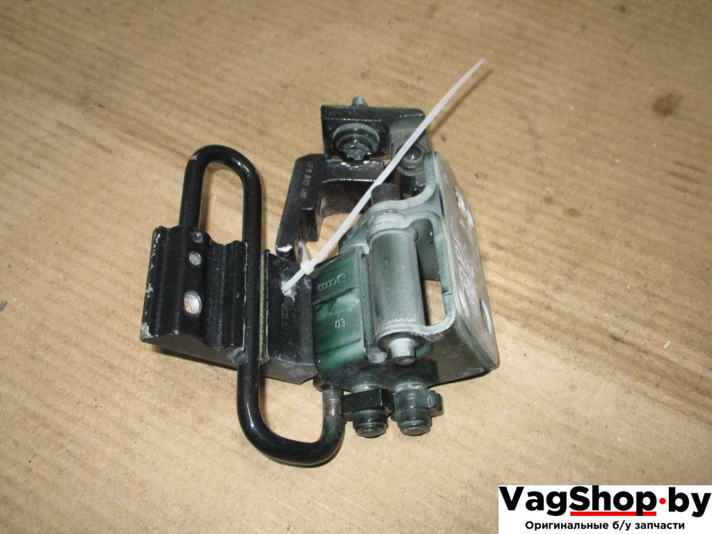 петля двери Audi A6 4F/C6 2006, 3.2 л., FSI, AUK, бензин, АКПП, зеленый, седан, полный привод - фото №1