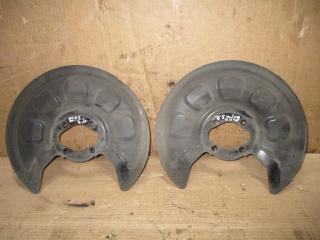 защитный кожух тормозного механизма Volkswagen Caddy 3 поколение [рестайлинг] 2011, 1.6 л., TDi, CAY, дизель, МКПП, серебро, минивэн, передний привод, 2K0615609D