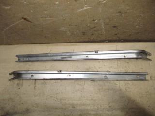 роликовая направляющая Volkswagen Caddy 3 поколение [рестайлинг] 2011, 1.6 л., TDi, CAY, дизель, МКПП, серебро, минивэн, передний привод, 2K3843871A, 2K3843872A