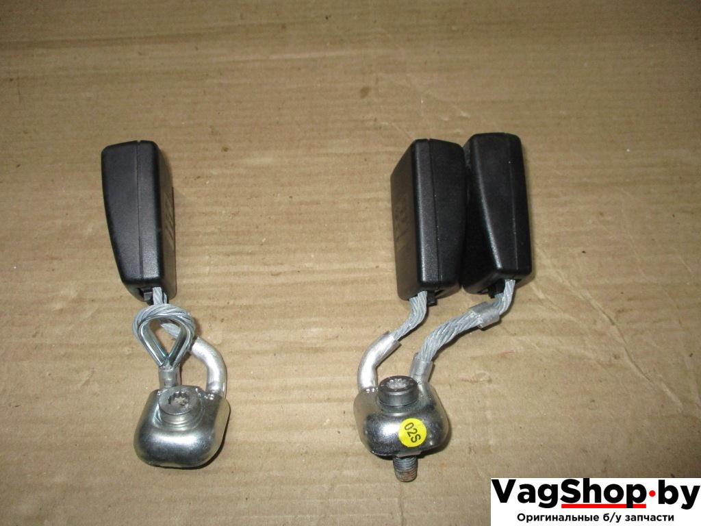 замок ремня безопасности Volkswagen Golf 6 поколение 2012, 1.6 л., TDi, CAY, дизель, МКПП, красный, хетчбэк 5 дв., передний привод, 1K0857739M, 1K0857740M - фото №1