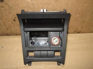 пепельница Volkswagen Golf 6 поколение 2012, 1.6 л., TDi, CAY, дизель, МКПП, красный, хетчбэк 5 дв., передний привод, 5K0863475A