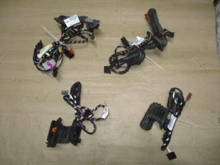 дверная проводка Volkswagen Golf 6 поколение 2012, 1.6 л., TDi, CAY, дизель, МКПП, красный, хетчбэк 5 дв., передний привод, 5K4971120EQ, 5K4971121CD, 5K4971693BD, 5K4971694BD