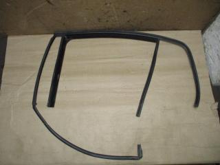 направляющая стекла Volkswagen Golf 6 поколение 2012, 1.6 л., TDi, CAY, дизель, МКПП, красный, хетчбэк 5 дв., передний привод, 5K6839431E, 5K6839432E