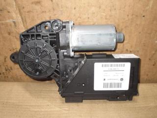 моторчик стеклоподъемника задний правый Volkswagen Touareg 1 поколение [рестайлинг] 2008, 3.6 л., FSI, BHK, бензин, АКПП, серый, внедорожник 5 дв., полный привод, 7L0959704C, 7L0959794A