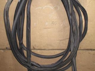 уплотнитель Volkswagen Touareg 2 поколение 2013, 3.6 л., FSI, CGR, бензин, АКПП, серый, внедорожник 5 дв., полный привод, 7P0867365F, 7P6827705