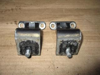 петля крышки багажника Volkswagen Touareg 2 поколение 2013, 3.6 л., FSI, CGR, бензин, АКПП, серый, внедорожник 5 дв., полный привод, 1K6827301C