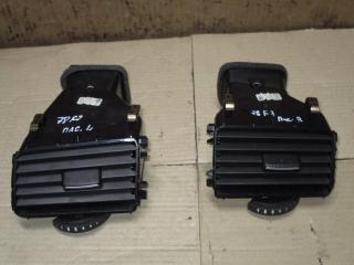 дефлектор обдува салона Volkswagen Touareg 2 поколение 2013, 3.6 л., FSI, CGR, бензин, АКПП, серый, внедорожник 5 дв., полный привод, 7P1819727A, 7P1819704A