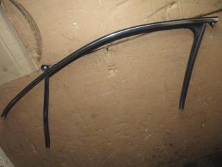 направляющая стекла Volkswagen Touareg 2 поколение 2013, 3.6 л., FSI, CGR, бензин, АКПП, серый, внедорожник 5 дв., полный привод, 7P0837431H, 7P0837432H