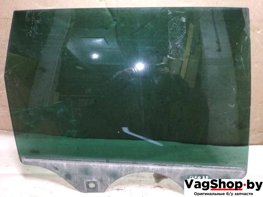 стекло двери задней правой Volkswagen Touareg 1 поколение 2004, 4.2 л., i, AXQ, бензин, АКПП, белый, внедорожник 5 дв., полный привод - фото №1