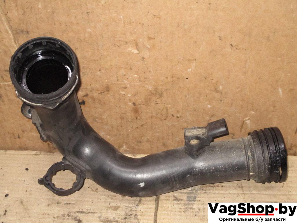 патрубок интеркулера Volkswagen Golf Plus 1 поколение 2006, 2.0 л., TDi, BKD, дизель, МКПП, черный, хетчбэк 5 дв., передний привод, 1K0145770D - фото №1