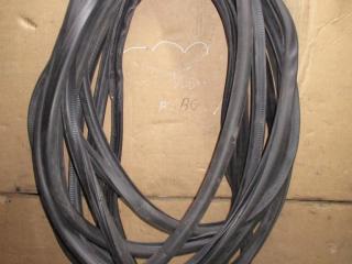 уплотнитель Volkswagen Golf Plus 1 поколение 2006, 2.0 л., TDi, BKD, дизель, МКПП, черный, хетчбэк 5 дв., передний привод, 5M0867911B, 5M0867913B, 5M0827705C