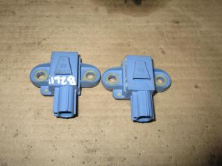 датчик удара Volkswagen Golf Plus 1 поколение 2006, 2.0 л., TDi, BKD, дизель, МКПП, черный, хетчбэк 5 дв., передний привод, 1K0955557A