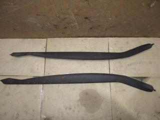 молдинг (накладка кузовная) Volkswagen Golf Plus 1 поколение 2006, 2.0 л., TDi, BKD, дизель, МКПП, черный, хетчбэк 5 дв., передний привод, 5M0837381B, 5M0837382B