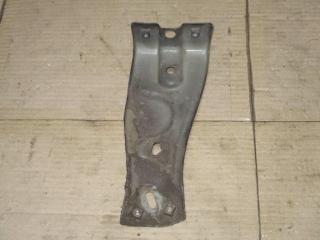 крепление ( кронштейн ) крыла Volkswagen Passat B6 2007, 2.0 л., TDi, BMP, дизель, МКПП, черный, универсал, полный привод, 3C0821142