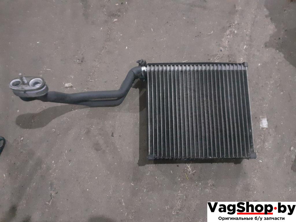 испаритель кондиционера Audi A4 B7 2006, 2.0 л., TDi, BPW, дизель, МКПП, черный, универсал, передний привод - фото №1