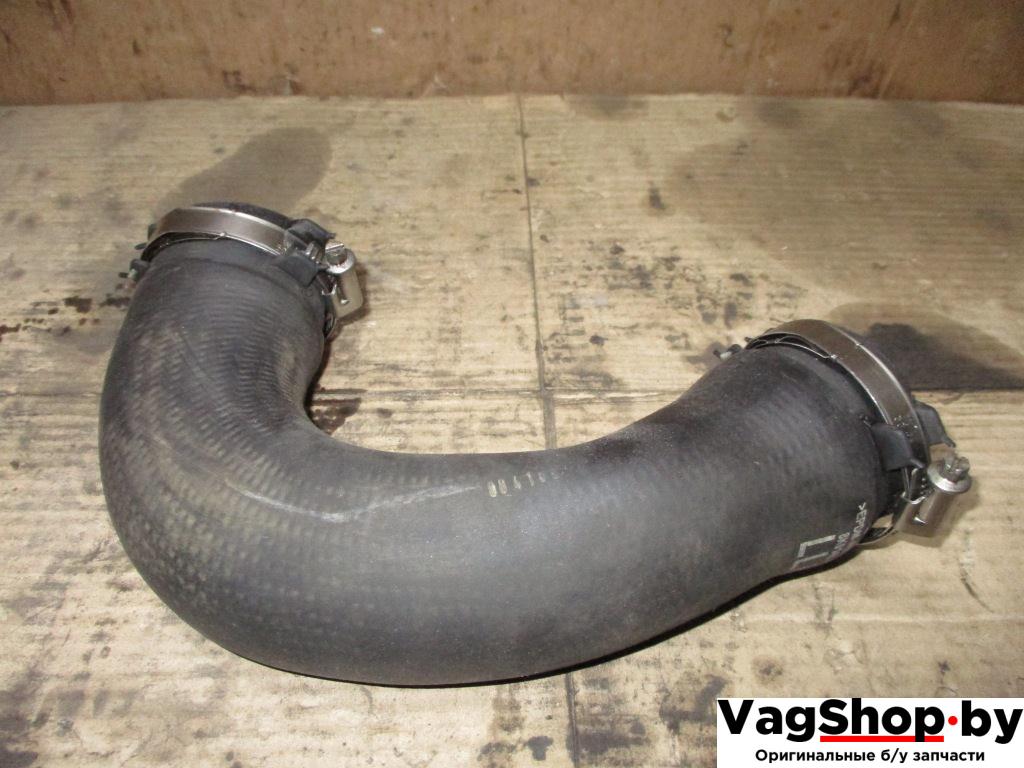 патрубок интеркулера Audi A4 B8/8K 2009, 1.8 л., TFSI, CDH, бензин, МКПП, черный, седан, передний привод, 8K0145709H - фото №1