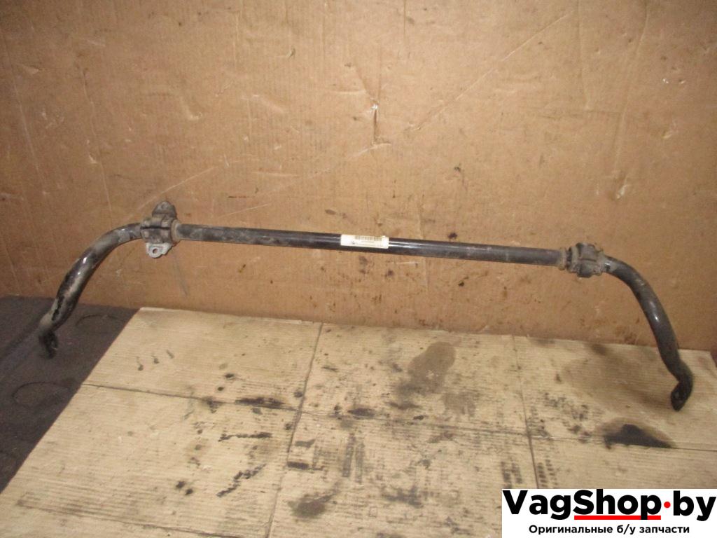 стабилизатор подвески передний Audi A4 B8/8K 2009, 1.8 л., TFSI, CDH, бензин, МКПП, черный, седан, передний привод, 8K0411309K - фото №1