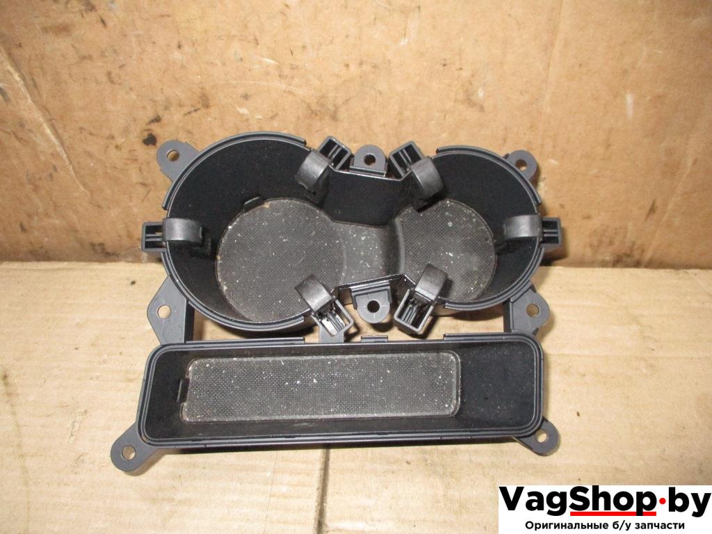 подстаканник Audi A4 B8/8K 2009, 1.8 л., TFSI, CDH, бензин, МКПП, черный, седан, передний привод, 8K0862533 - фото №1