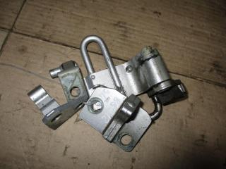 петля двери Volkswagen Passat B6 2009, 2.0 л., TDi, CBA, дизель, АКПП, серебро, седан, передний привод