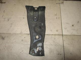 крепление ( кронштейн ) крыла Volkswagen Passat B6 2008, 2.0 л., TDi, BMP, дизель, МКПП, черный, универсал, полный привод, 3C0821141