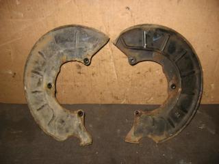 защитный кожух тормозного механизма Volkswagen Touran 2 2011, 2.0 л., TDi, CFJ, дизель, АКПП, черный, минивэн, передний привод, 1K0615311F, 1K0615312F