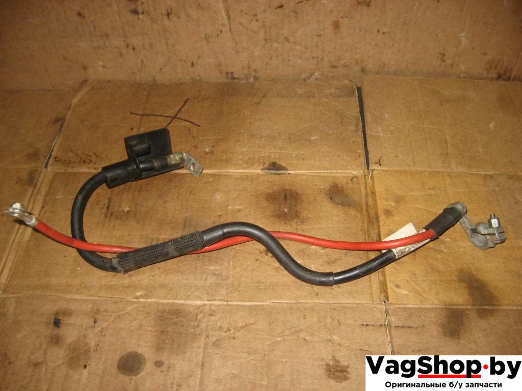 плюсовой провод аккумулятора Volkswagen Touran 2 2011, 2.0 л., TDi, CFJ, дизель, АКПП, черный, минивэн, передний привод, 1K0971228M - фото №1