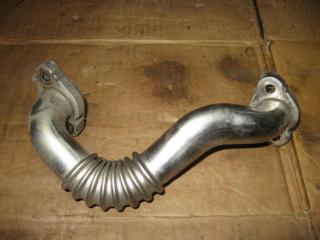 трубка системы рециркуляции EGR Volkswagen Touran 2 2011, 2.0 л., TDi, CFJ, дизель, АКПП, черный, минивэн, передний привод, 03P131521A