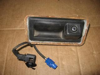 ручка открывания багажника Volkswagen Touran 2 2011, 2.0 л., TDi, CFJ, дизель, АКПП, черный, минивэн, передний привод, 1T0827566