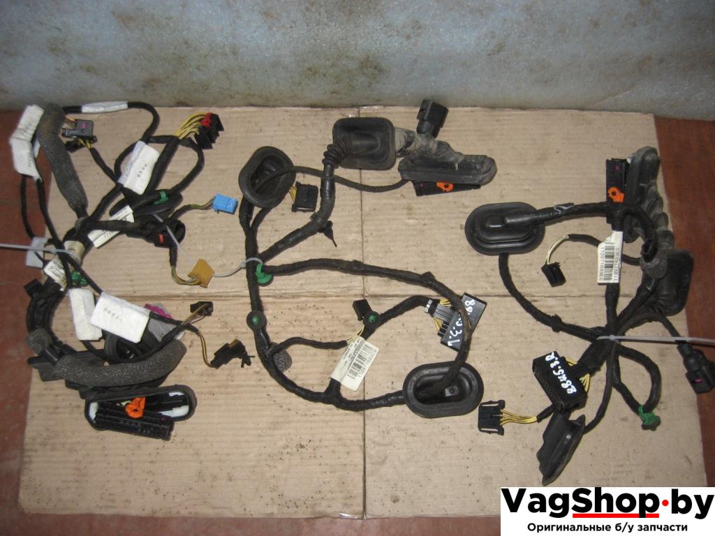 дверная проводка Volkswagen Touran 2 2011, 2.0 л., TDi, CFJ, дизель, АКПП, черный, минивэн, передний привод - фото №1