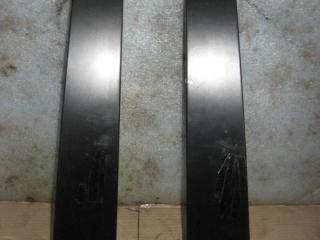 молдинг (накладка кузовная) Volkswagen Touran 2 2011, 2.0 л., TDi, CFJ, дизель, АКПП, черный, минивэн, передний привод, 1T0837889, 1T0837890