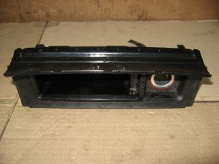 пепельница Volkswagen Passat B7 2011, 2.0 л., TDi, CFG, дизель, АКПП, серебро, универсал, полный привод, 3C0863284K