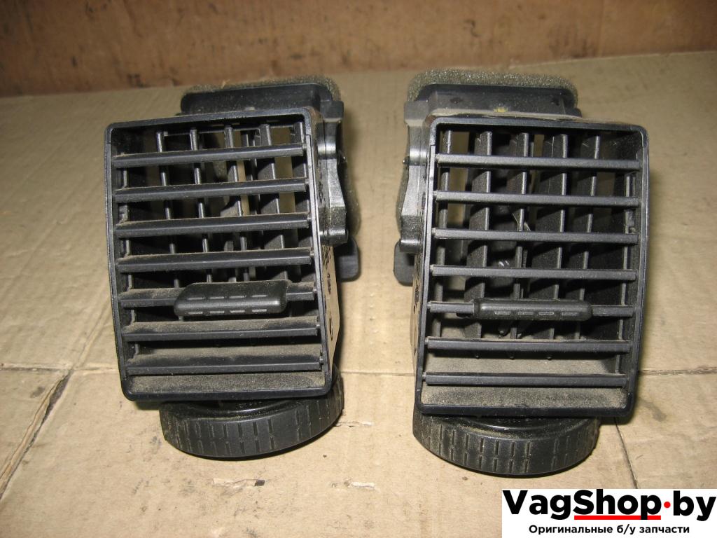 дефлектор обдува салона Volkswagen Transporter T5 2007, 2.5 л., TDi, BNZ, дизель, АКПП, красный, передний привод, 7H0815705C, 7H0815706C - фото №1