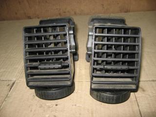 дефлектор обдува салона Volkswagen Transporter T5 2007, 2.5 л., TDi, BNZ, дизель, АКПП, красный, передний привод, 7H0815705C, 7H0815706C